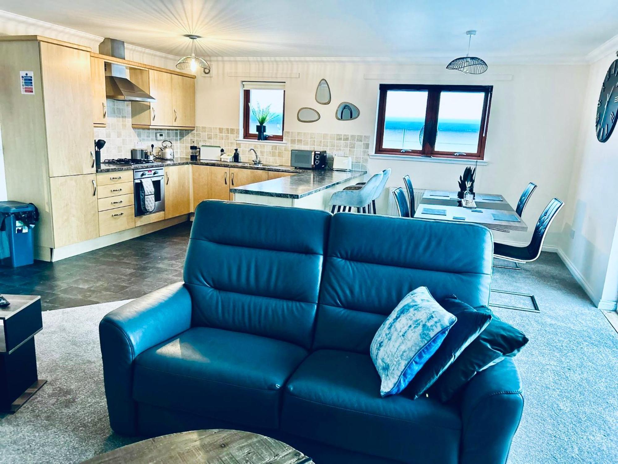 Central Cosy Riverview Apartment 2 Bed, 2 Bath, Free Parking / Wifi إينفيرنيس المظهر الخارجي الصورة