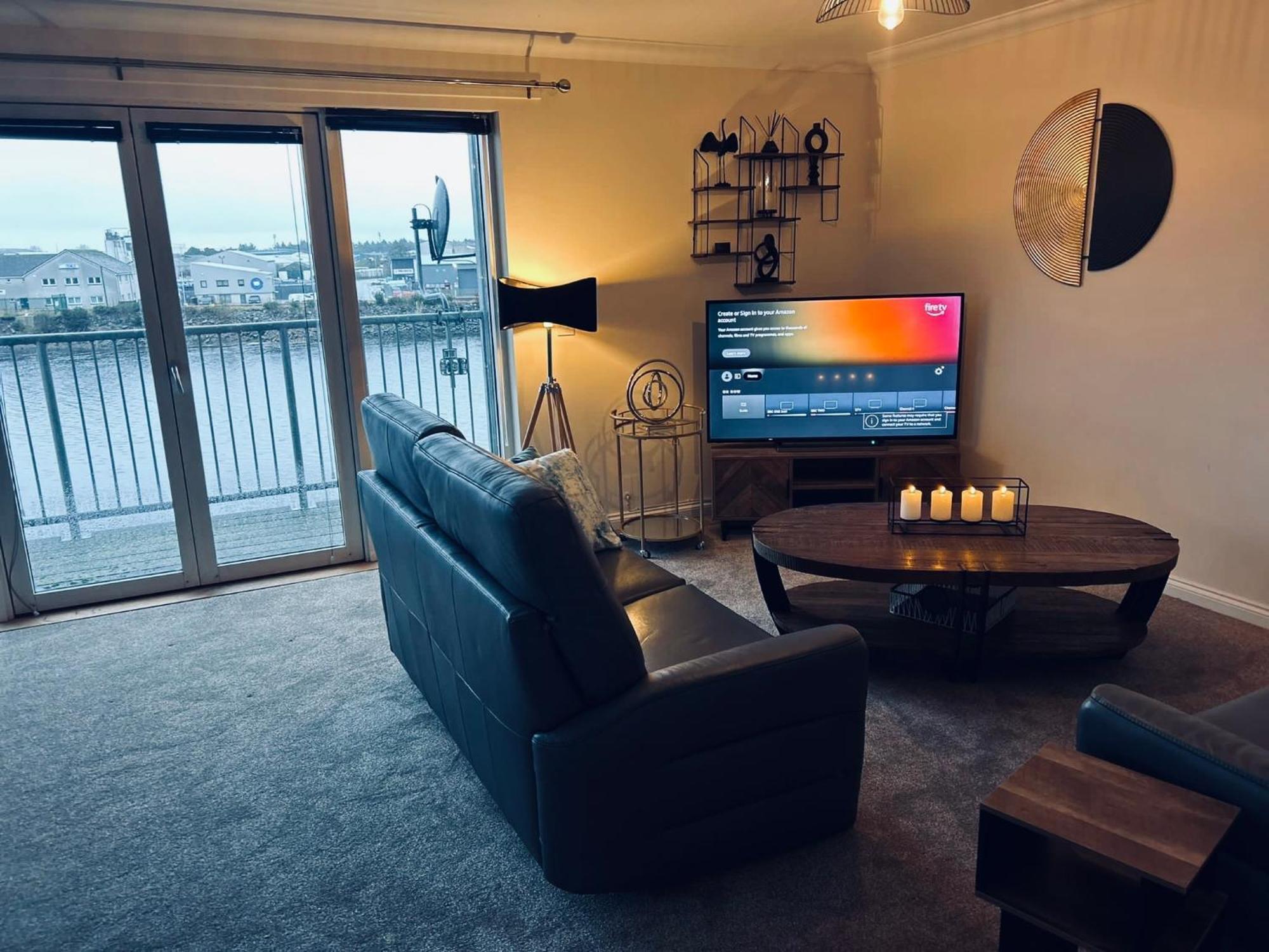 Central Cosy Riverview Apartment 2 Bed, 2 Bath, Free Parking / Wifi إينفيرنيس المظهر الخارجي الصورة