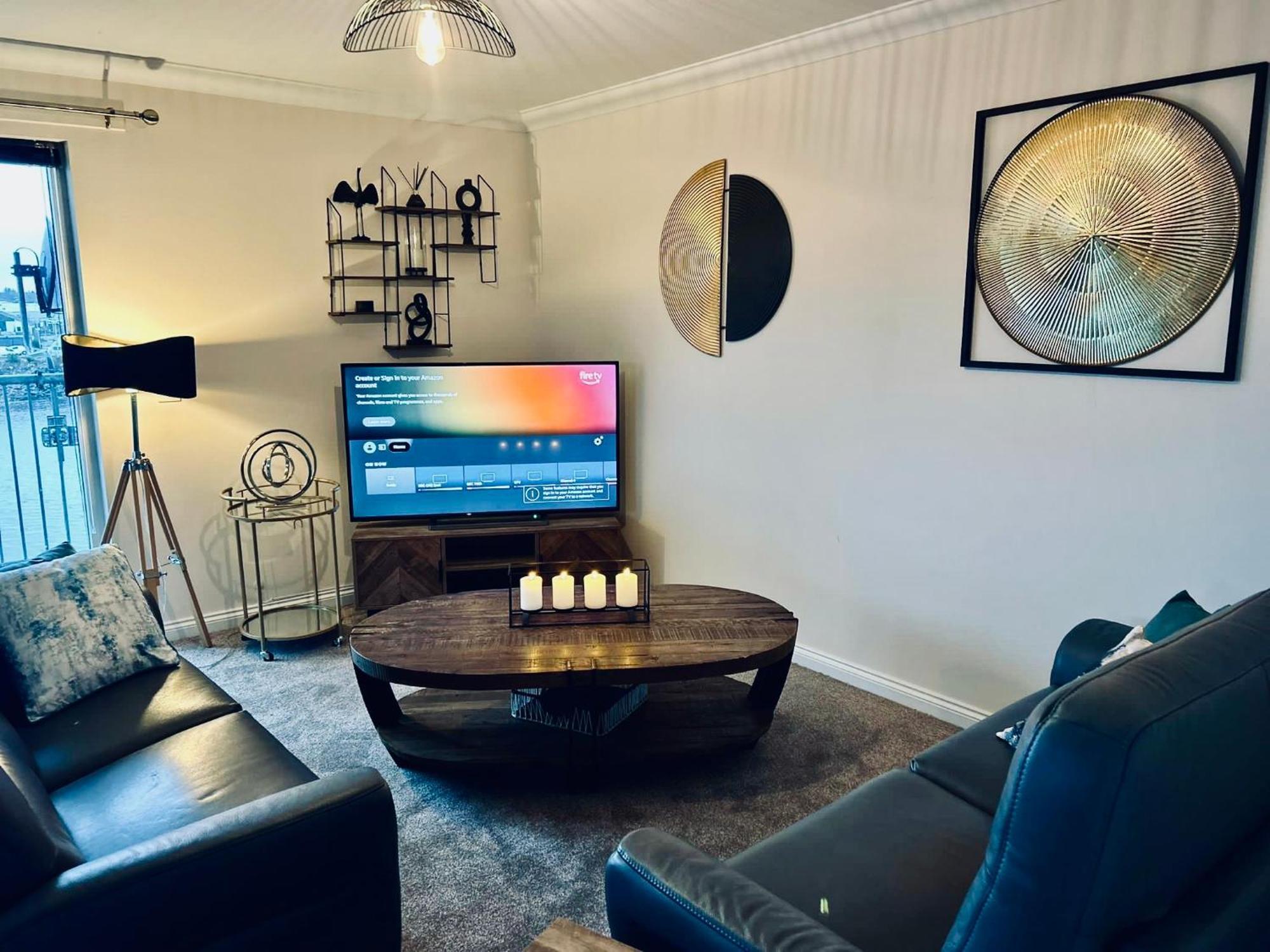 Central Cosy Riverview Apartment 2 Bed, 2 Bath, Free Parking / Wifi إينفيرنيس المظهر الخارجي الصورة